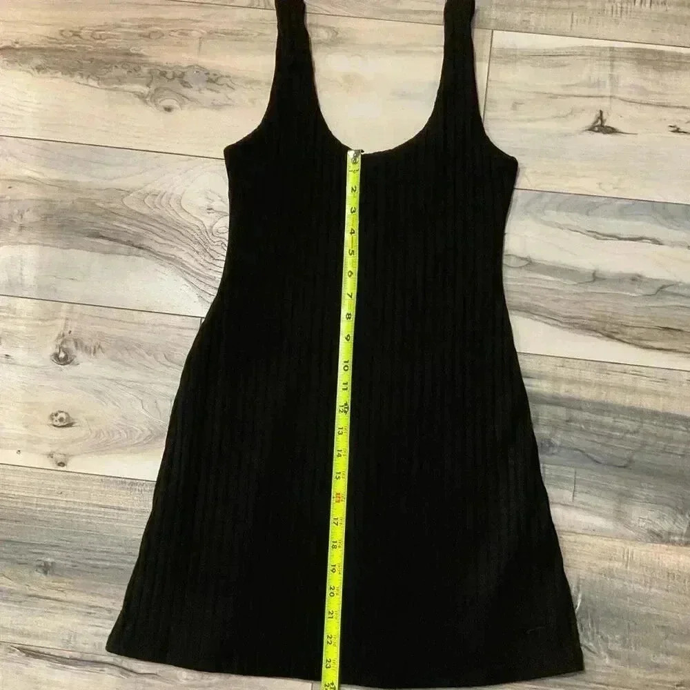 Lulus black ribbed, body con mini dress always staying stylish,women’s size medi